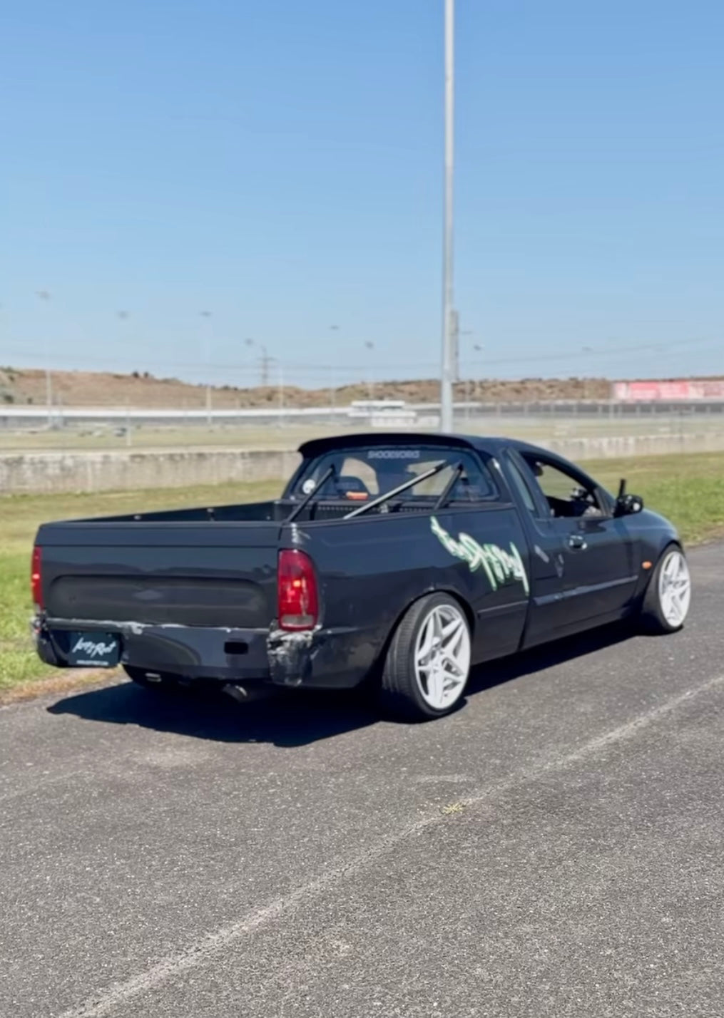AU - BF UTE WING